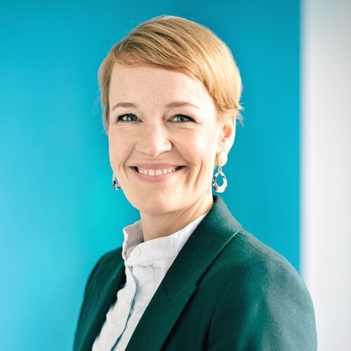 Poträt von Anne Rolvering, Vorsitzende der Geschäftsführung der Deutschen Kinder- und Jugendstiftung